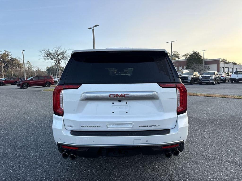 GMC Yukon Denali - Thumbnail 5