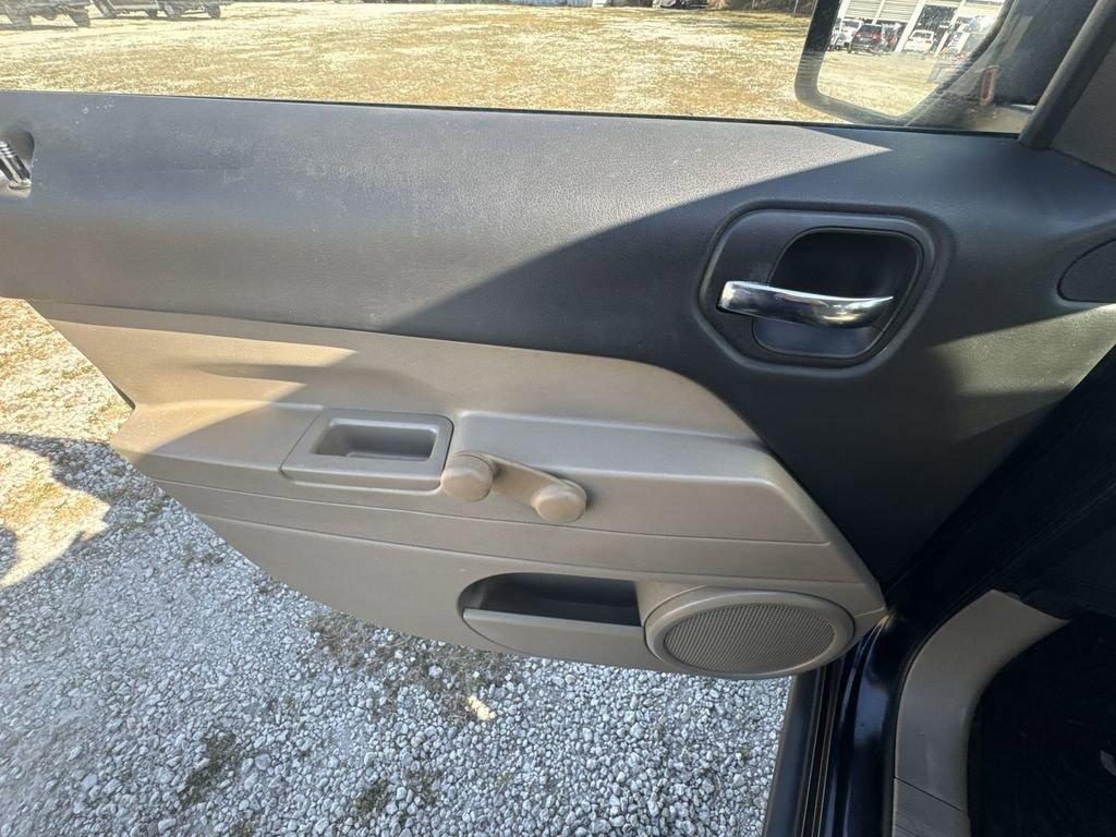 Jeep Patriot Sport Fwd 4D Sport Utility - Thumbnail 17