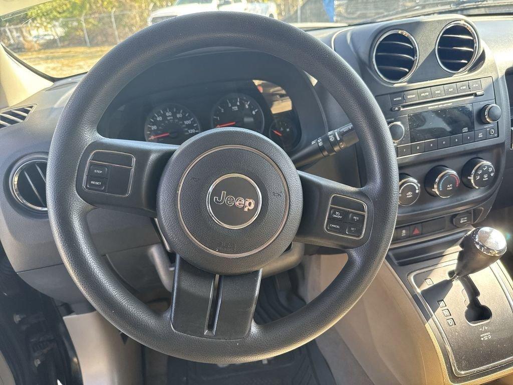 Jeep Patriot Sport Fwd 4D Sport Utility - Thumbnail 13