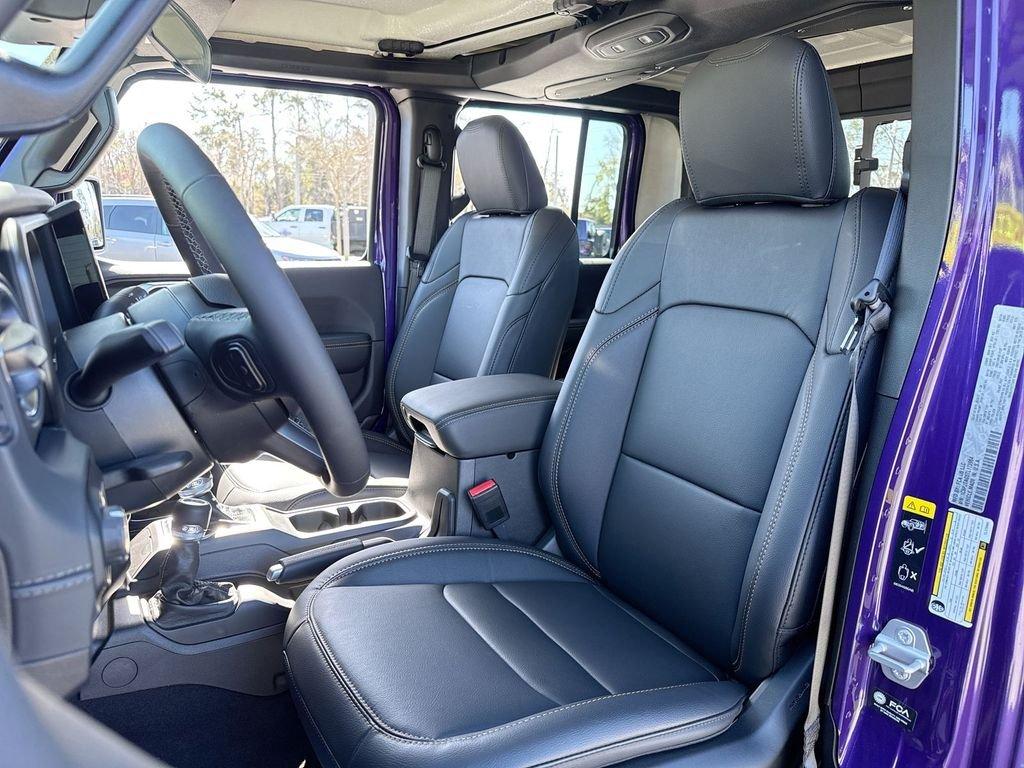 Jeep Gladiator Sahara 4X4 - Thumbnail 12