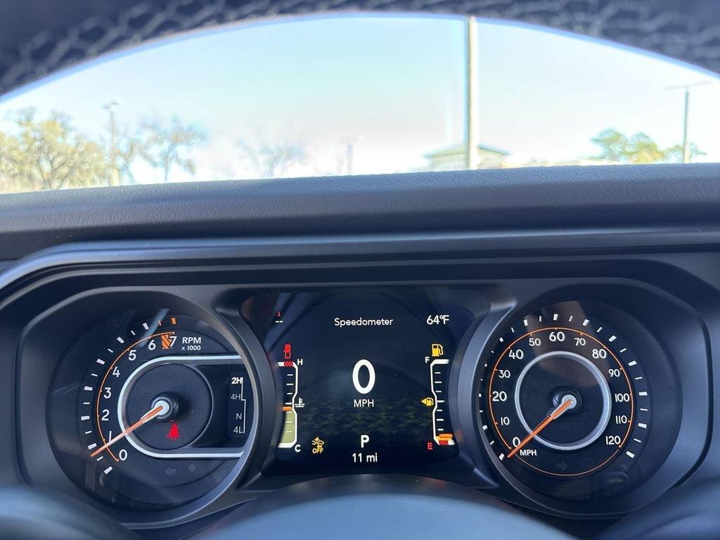 Jeep Gladiator Sahara 4X4 - Thumbnail 18