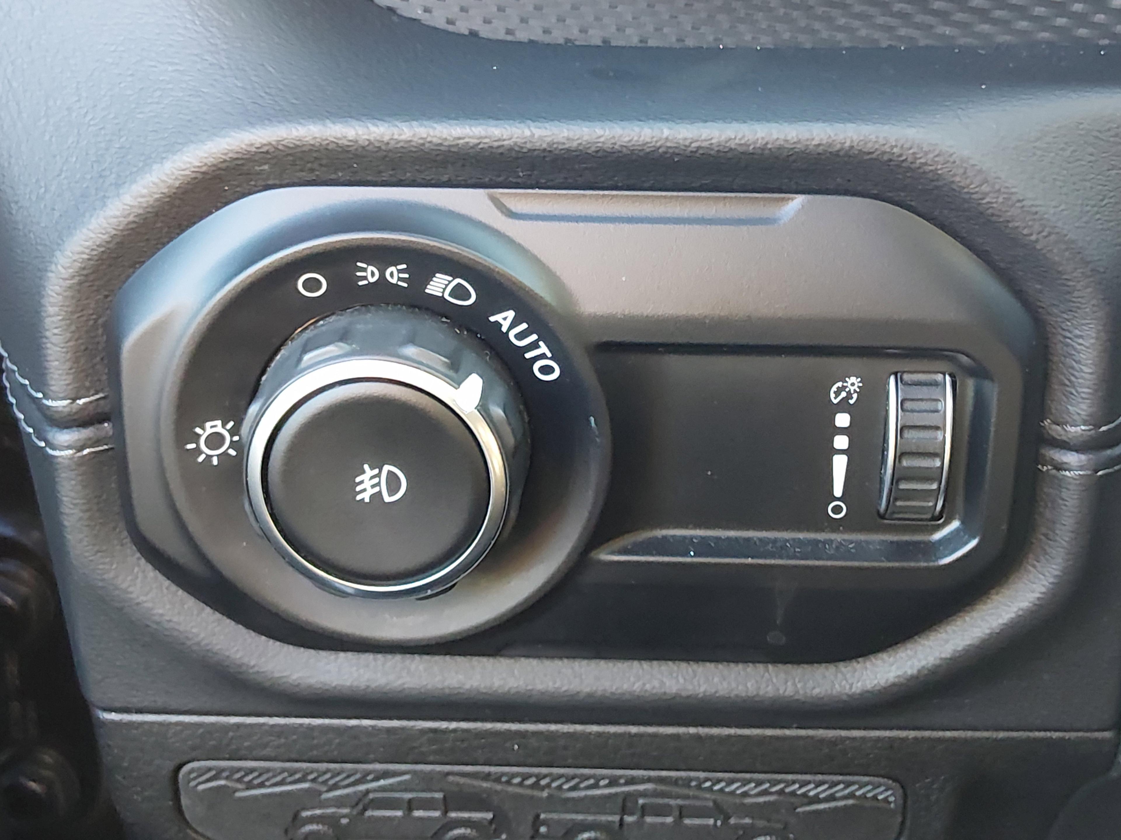 Jeep Wrangler Rubicon 4 Door 4X4 - Thumbnail 13