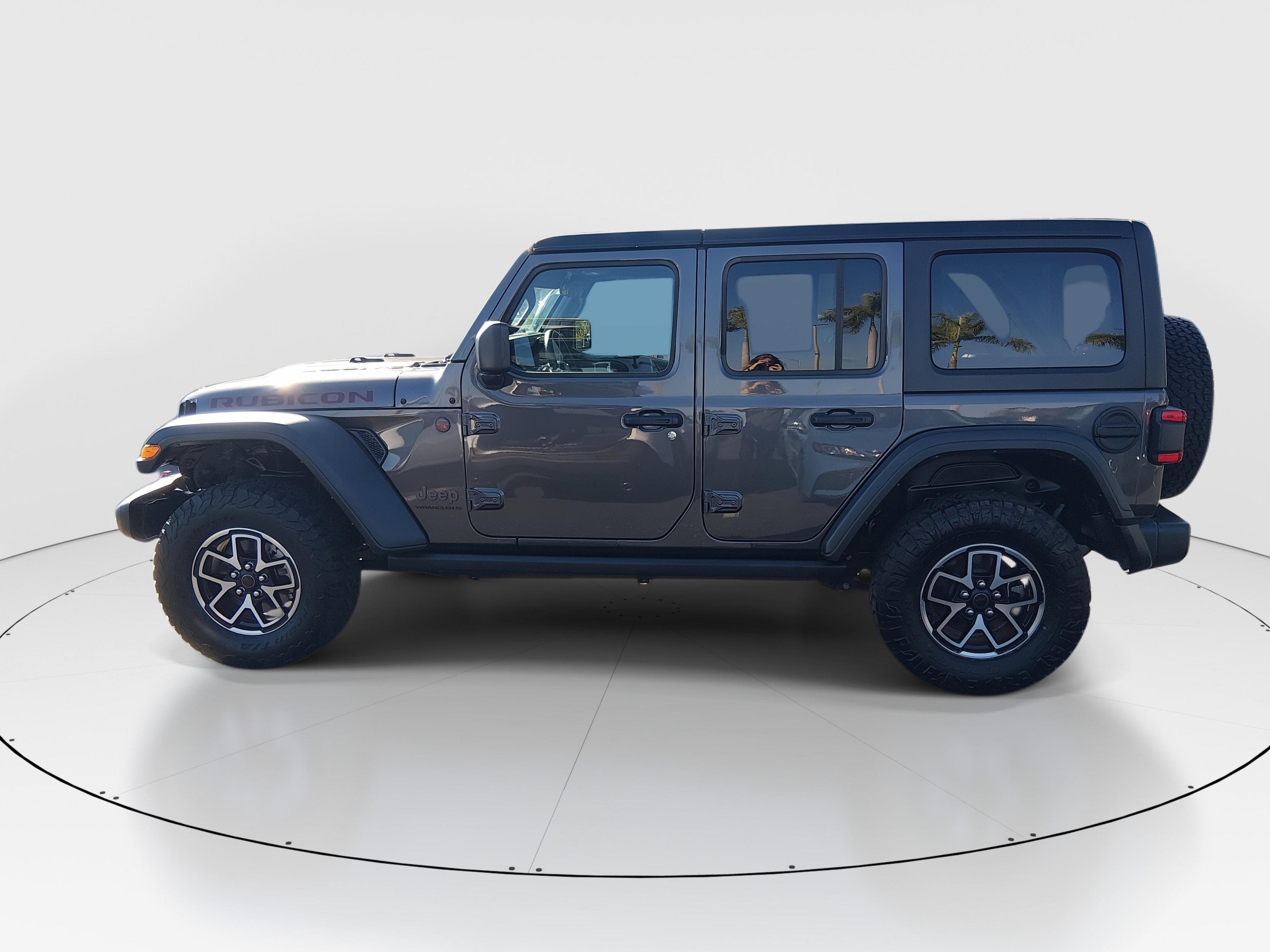 Jeep Wrangler Rubicon 4 Door 4X4 - Thumbnail 4