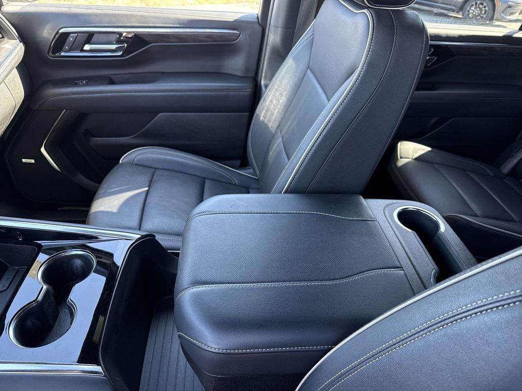 Chevrolet Suburban Premier - Thumbnail 18