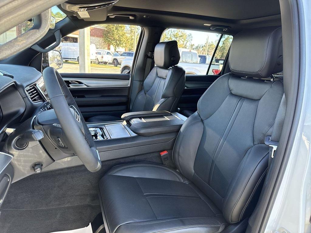 Jeep Grand Wagoneer L 4X4 - Thumbnail 10