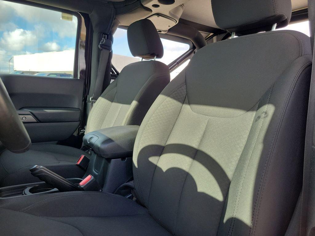 Jeep Wrangler Sport 4Wd - Thumbnail 19