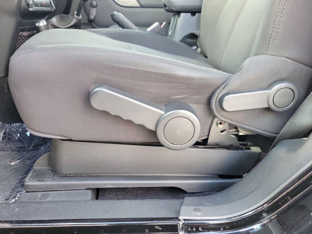 Jeep Wrangler Sport 4Wd - Thumbnail 11