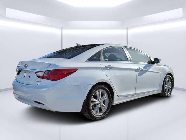 Hyundai Sonata Limited - Thumbnail 4