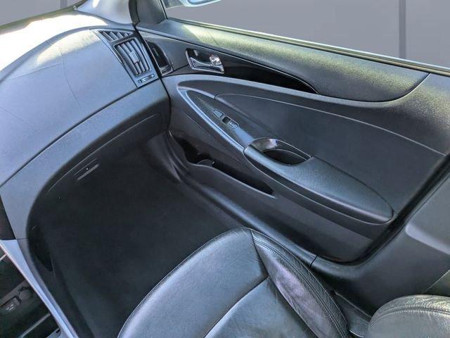 Hyundai Sonata Limited - Thumbnail 16