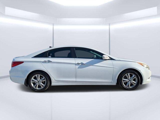 Hyundai Sonata Limited - Thumbnail 3