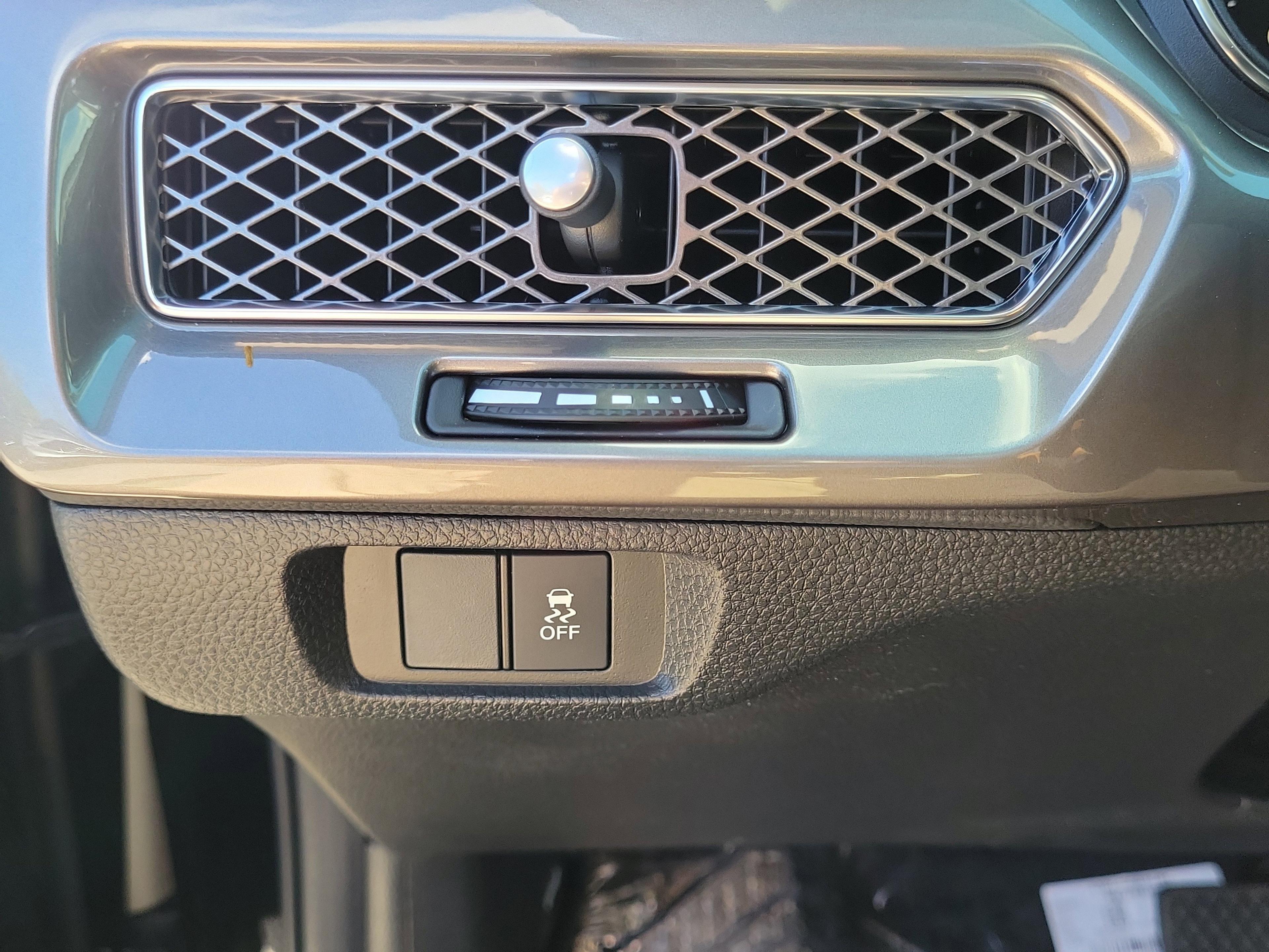 Acura Integra Base - Thumbnail 11