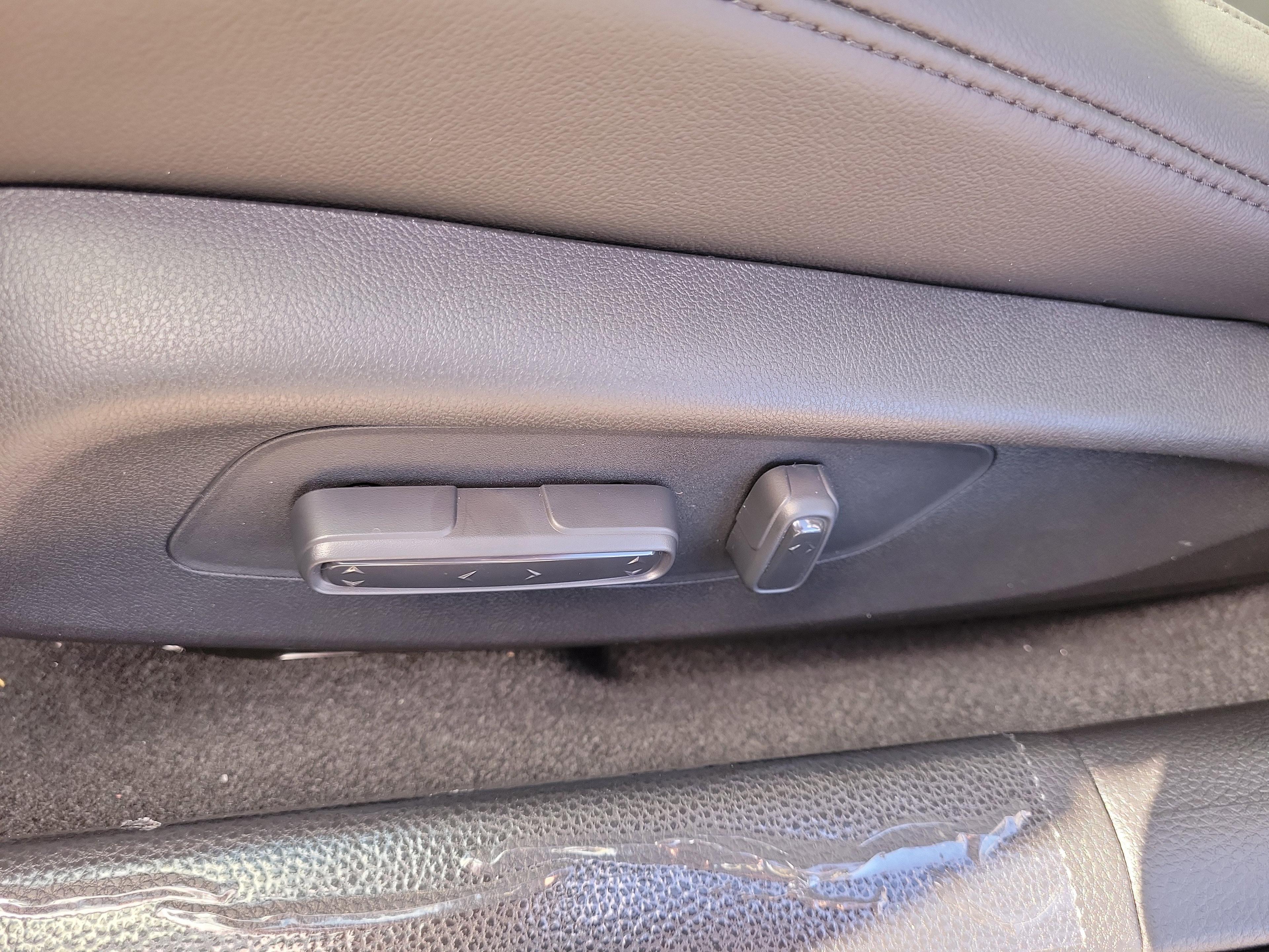 Acura Integra Base - Thumbnail 10