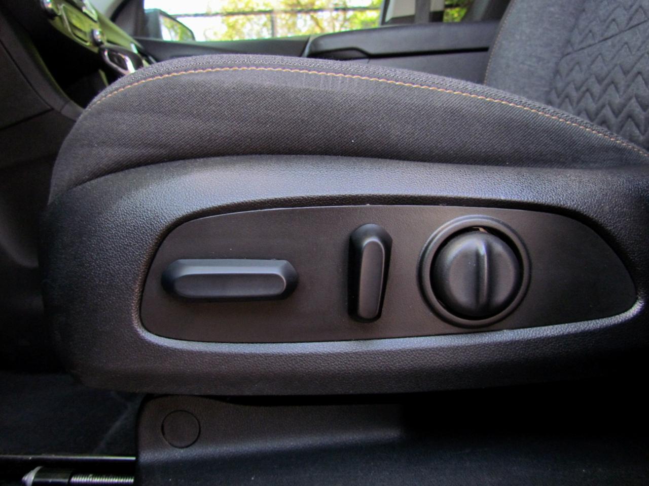 Chevrolet Equinoxlt 4D Suv Awd - Thumbnail 17