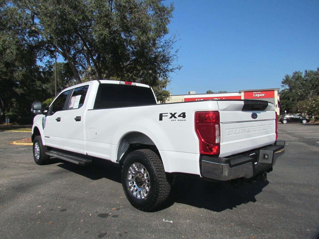 Ford F-350 Sdxl Crew Cab Long Bed 4Wd - Thumbnail 8