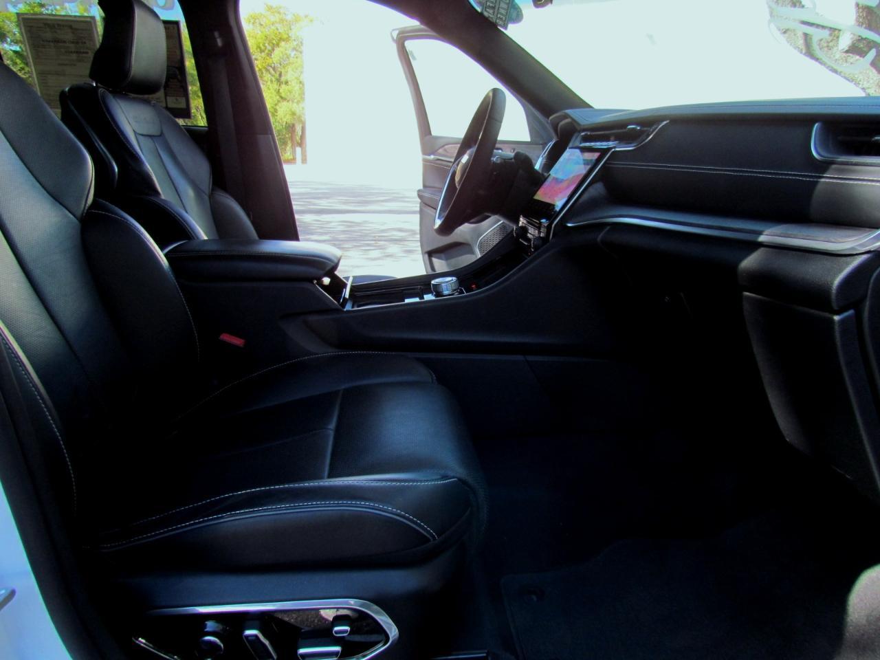 Jeep Grand Cherokeeoverland 4D Suv Rwd - Thumbnail 18