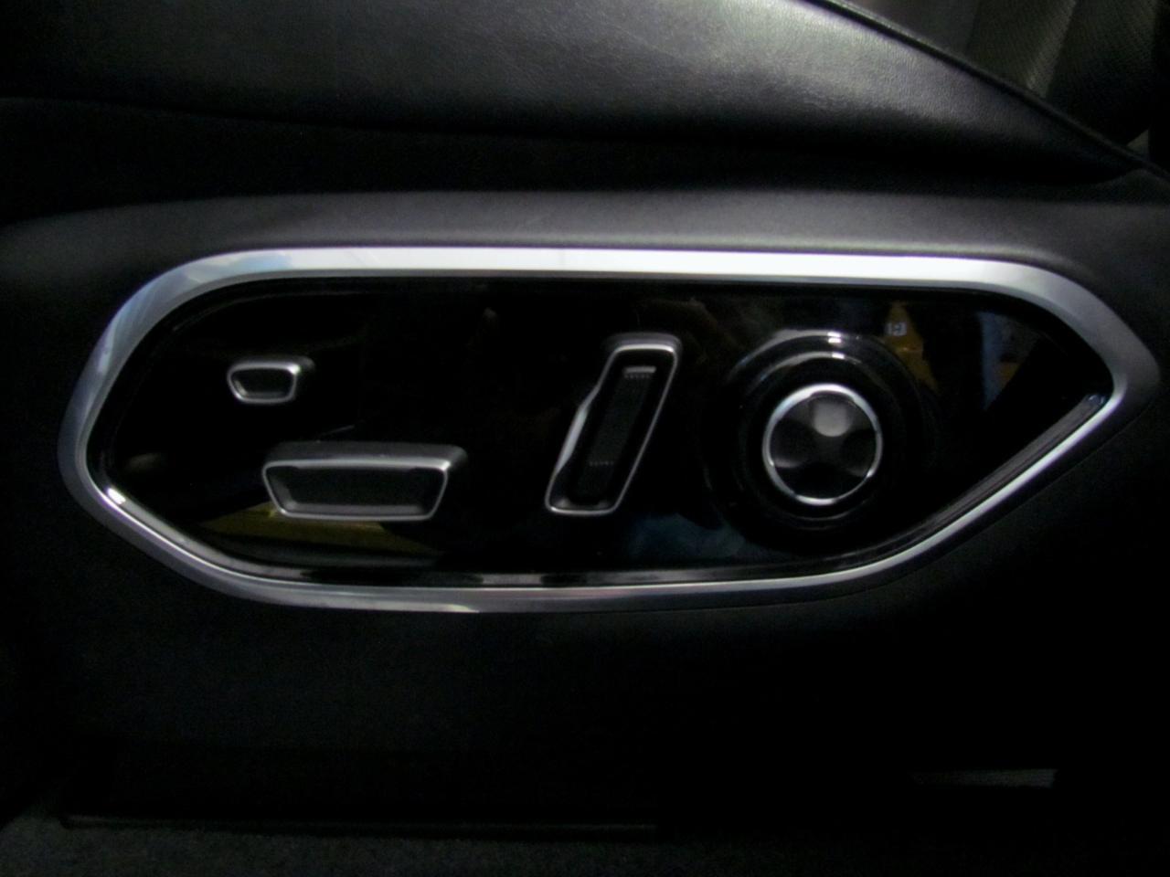 Jeep Grand Cherokeeoverland 4D Suv Rwd - Thumbnail 17