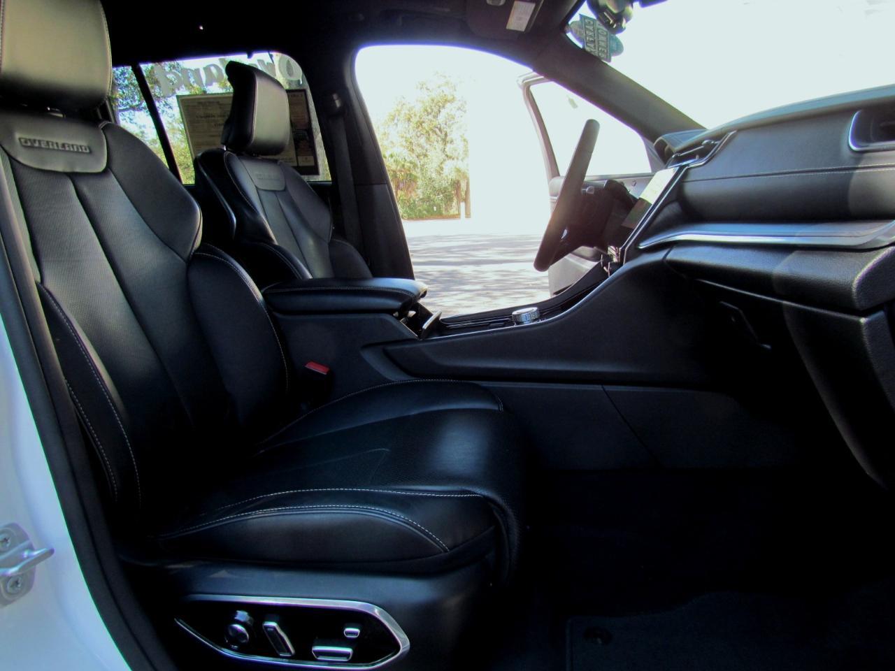 Jeep Grand Cherokeeoverland 4D Suv Rwd - Thumbnail 19