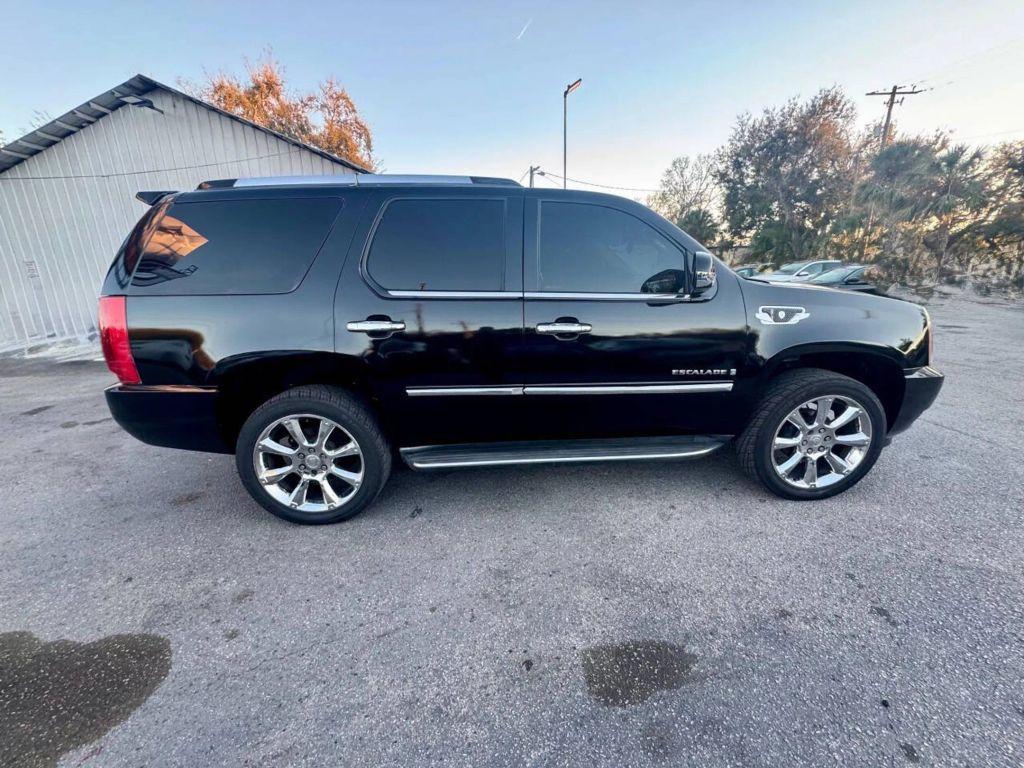 Cadillac Escalade - Thumbnail 16