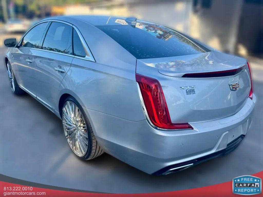 Cadillac Xts - Thumbnail 13