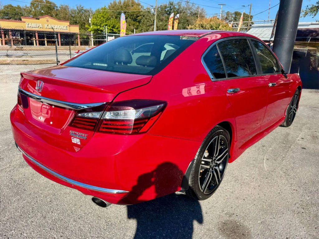 Honda Accord - Thumbnail 12