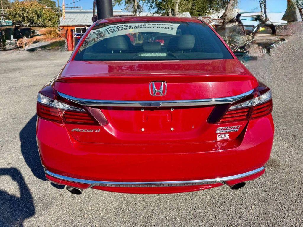 Honda Accord - Thumbnail 15