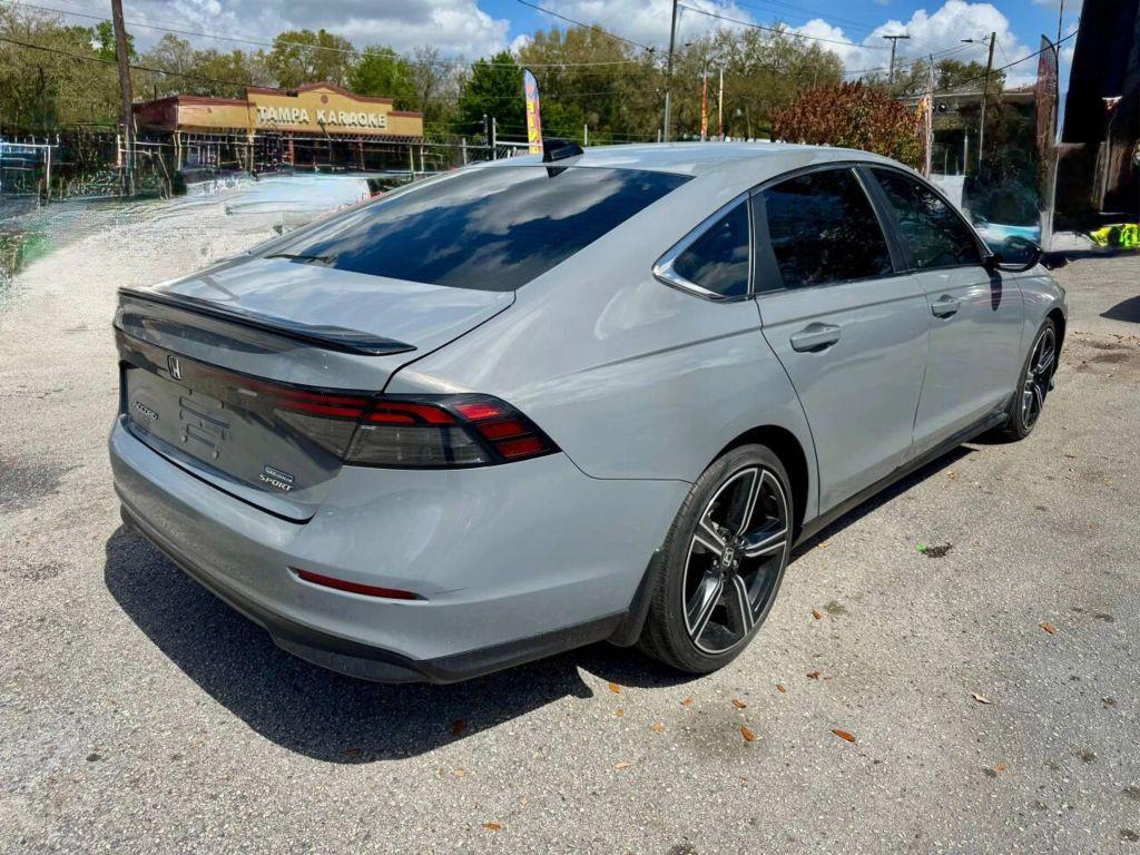 Honda Accord Hybrid - Thumbnail 10