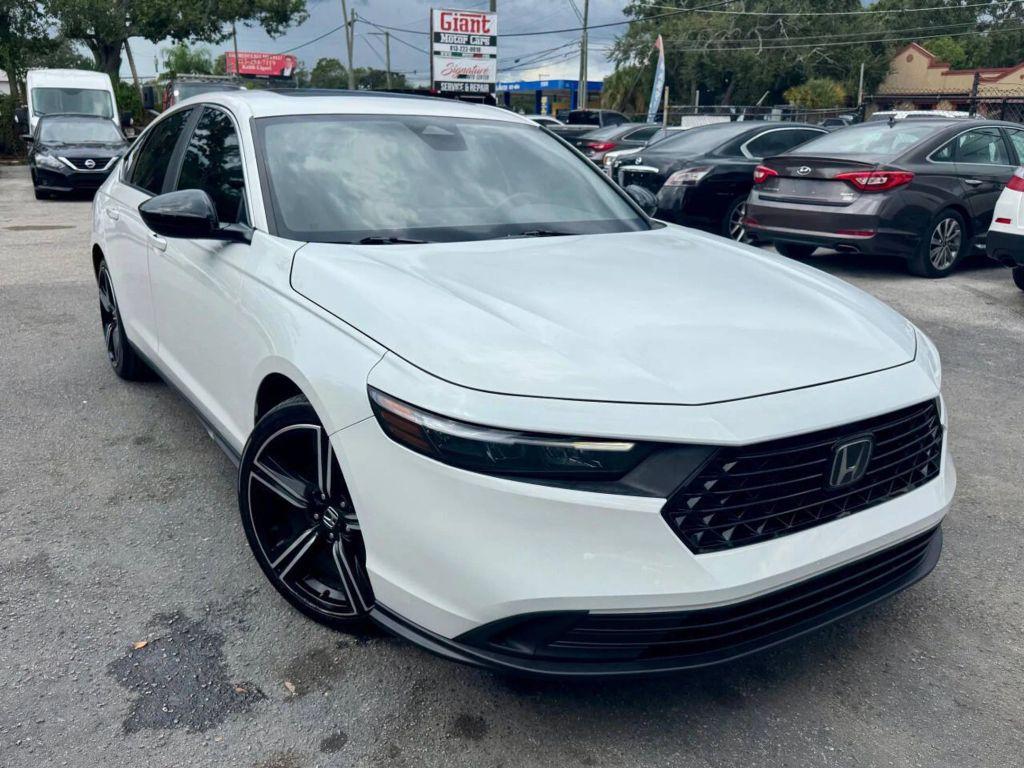 Honda Accord Hybrid - Thumbnail 16