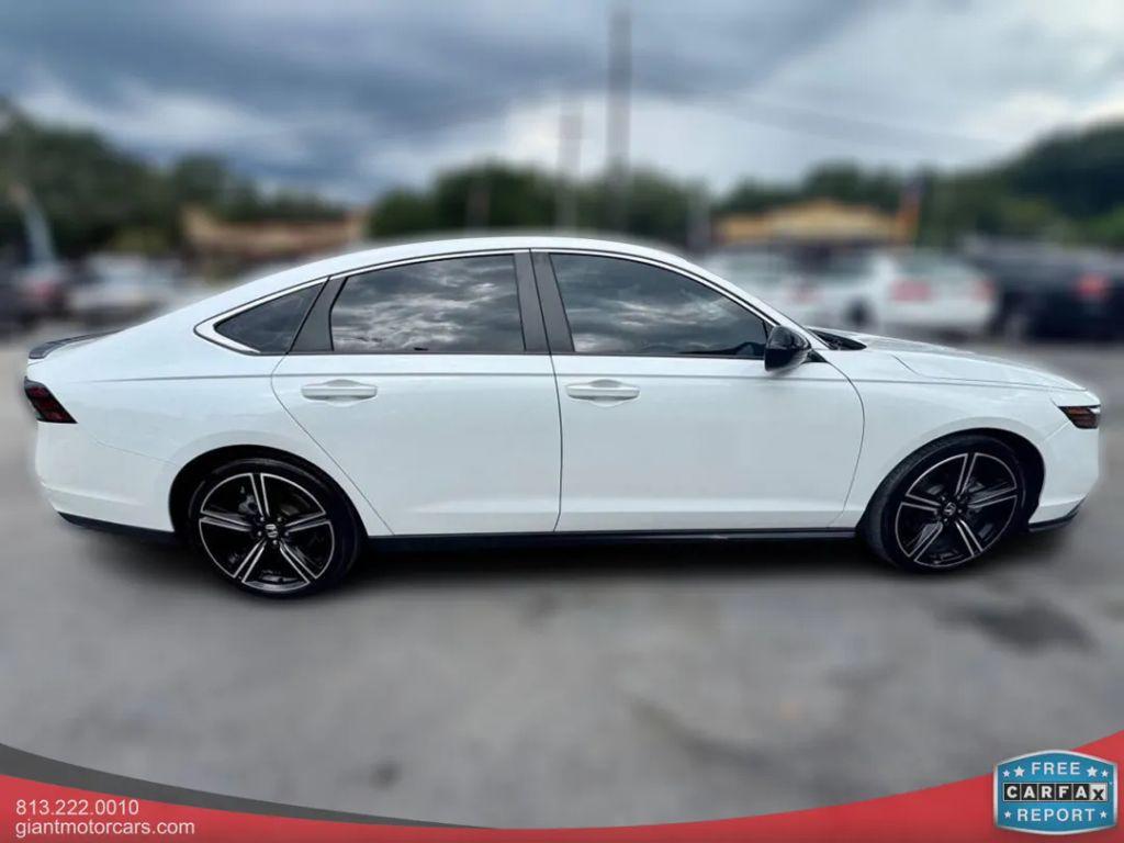 Honda Accord Hybrid - Thumbnail 10