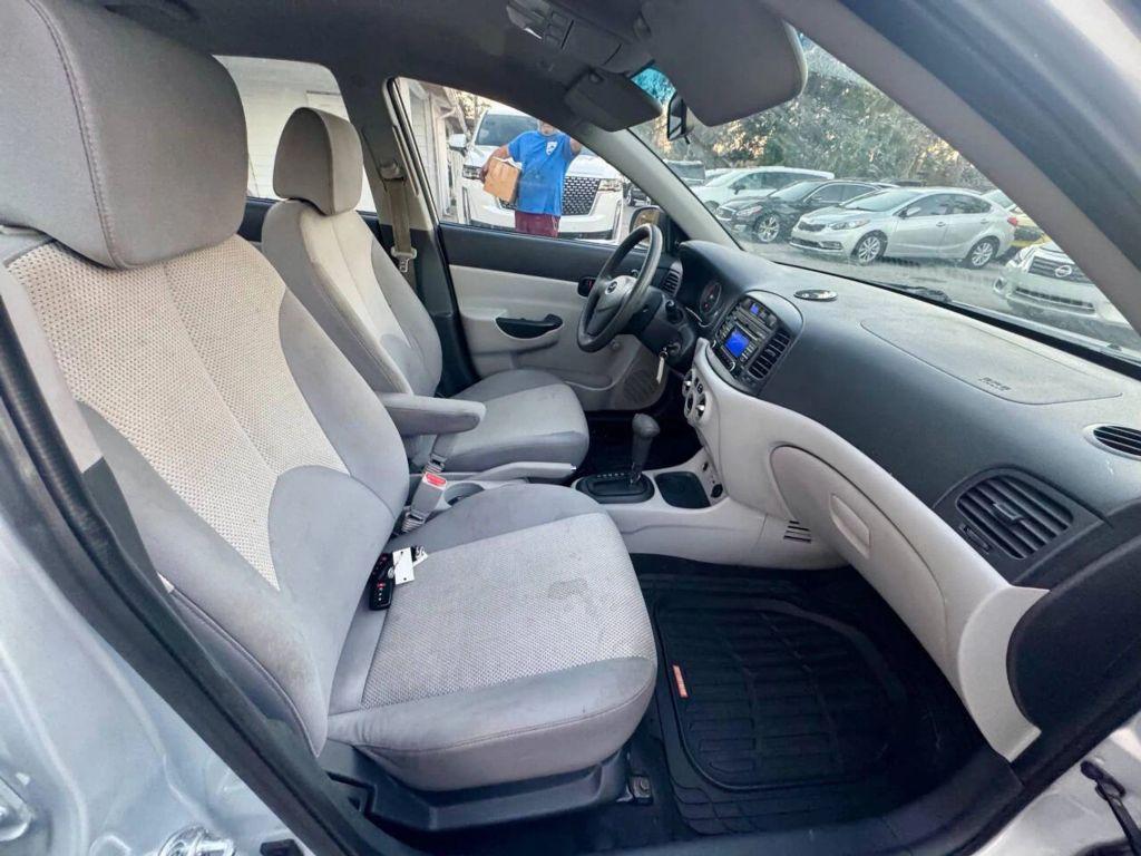 Hyundai Accent - Thumbnail 20