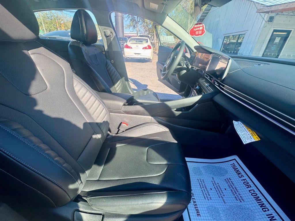 Hyundai Elantra Hybrid - Thumbnail 19