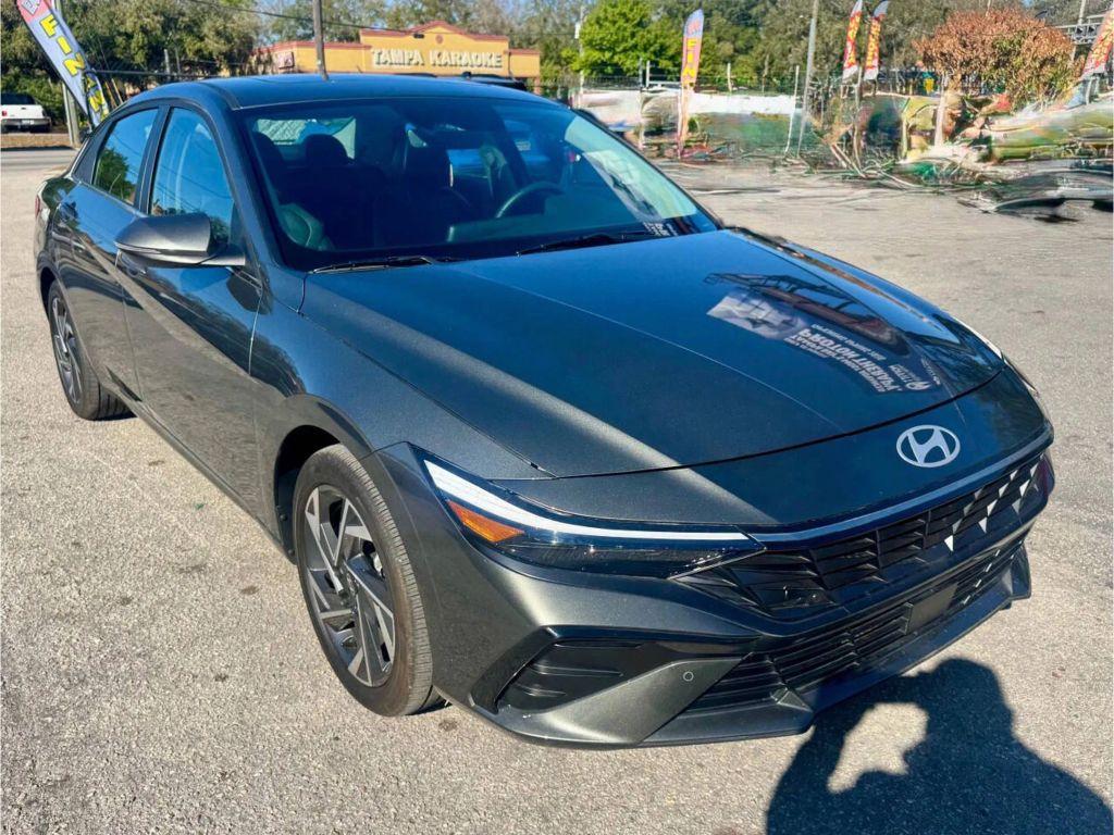 Hyundai Elantra Hybrid - Thumbnail 16