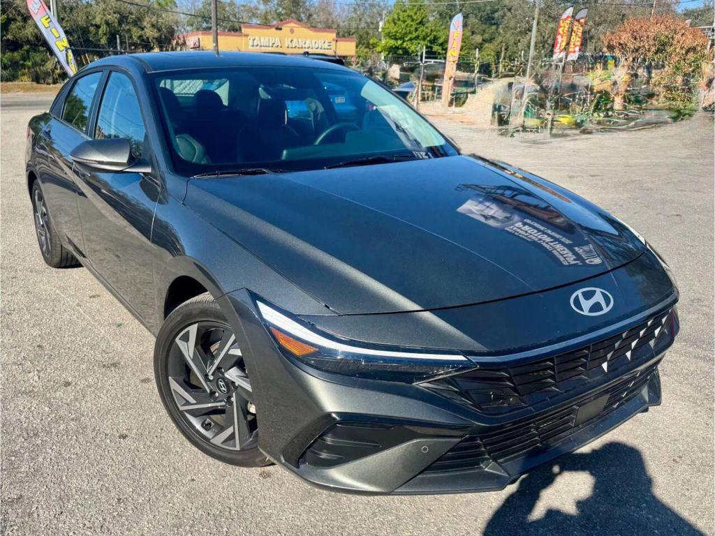 Hyundai Elantra Hybrid - Thumbnail 8