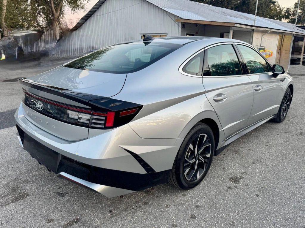 Hyundai Sonata - Thumbnail 16