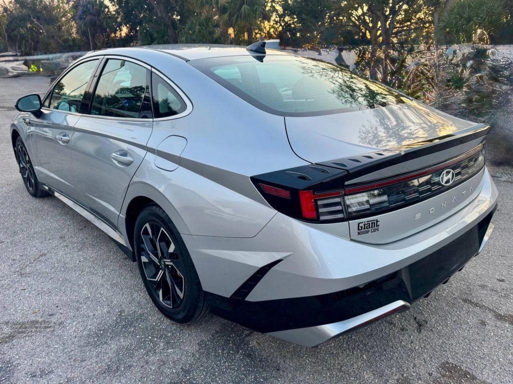 Hyundai Sonata - Thumbnail 17