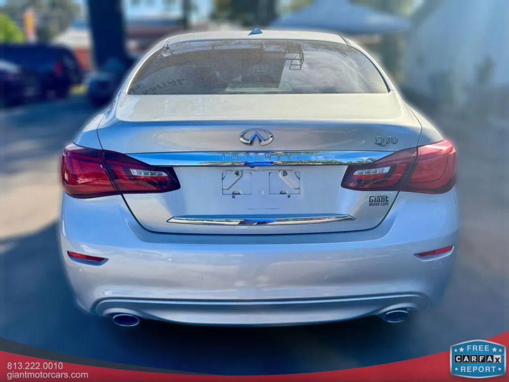 Infiniti Q70 - Thumbnail 12