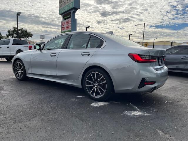 BMW 3-Series - Thumbnail 5