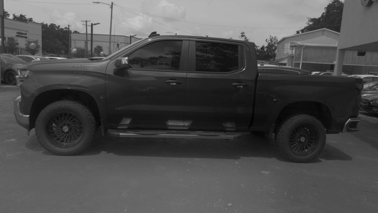 Chevrolet Silverado 1500 - Thumbnail 5