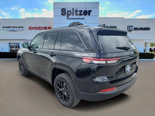 Jeep Grand Cherokee Laredo Altitude 4X4 - Thumbnail 4