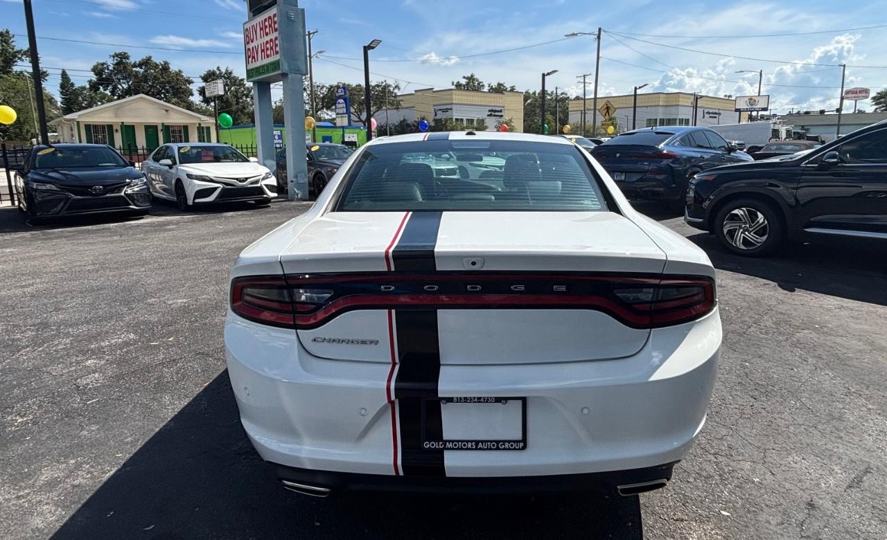 Dodge Charger - Thumbnail 4
