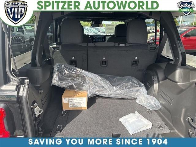 Jeep Wrangler 4-Door Sport S - Thumbnail 16