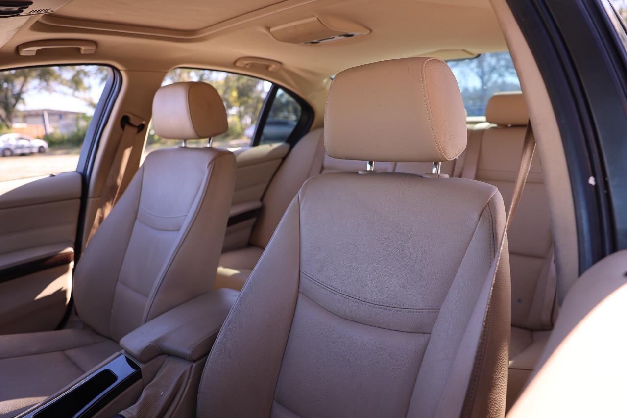 BMW 328I4Dr Sedan - Thumbnail 6