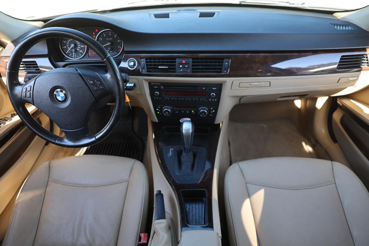 BMW 328I4Dr Sedan - Thumbnail 2