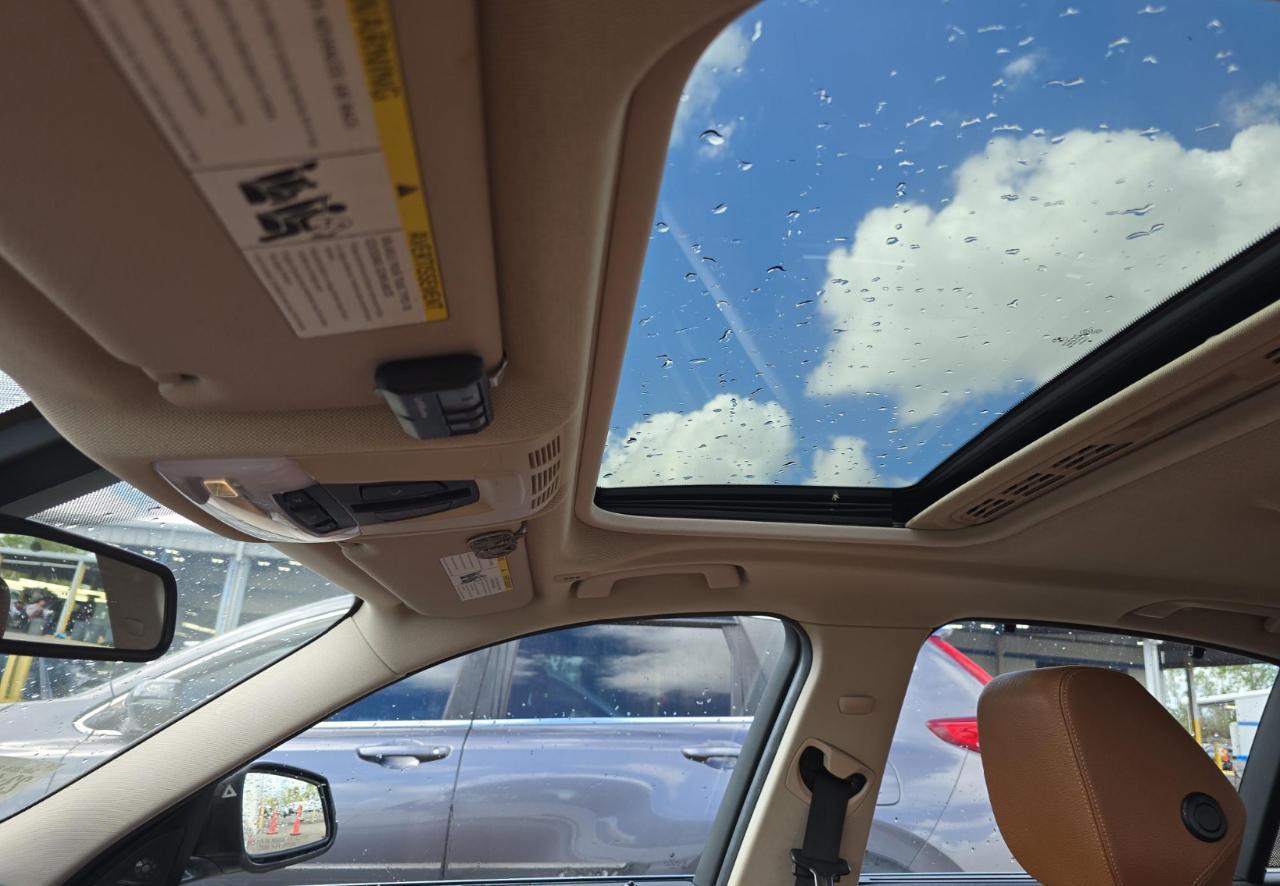 BMW 328Ixdrive Luxury Line 4Dr Sedan - Thumbnail 15