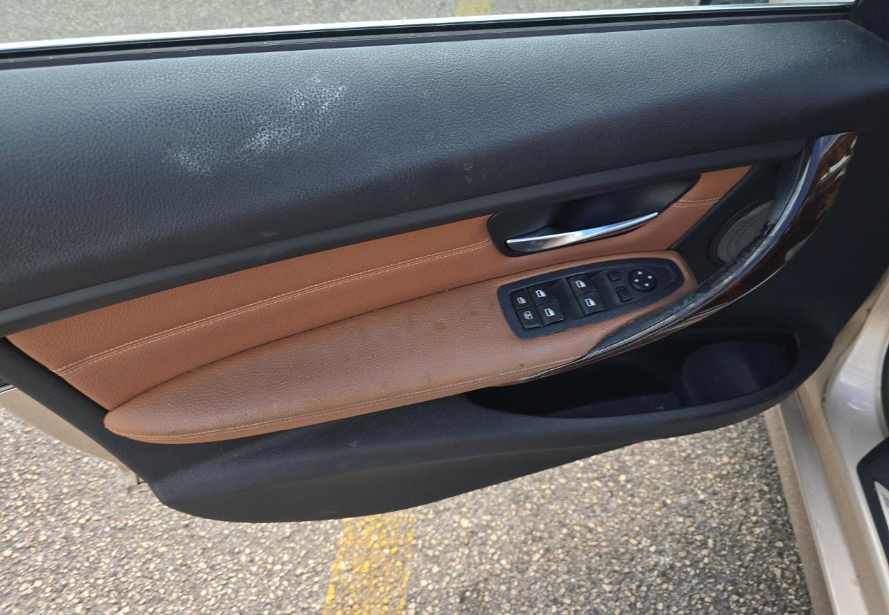 BMW 328Ixdrive Luxury Line 4Dr Sedan - Thumbnail 16