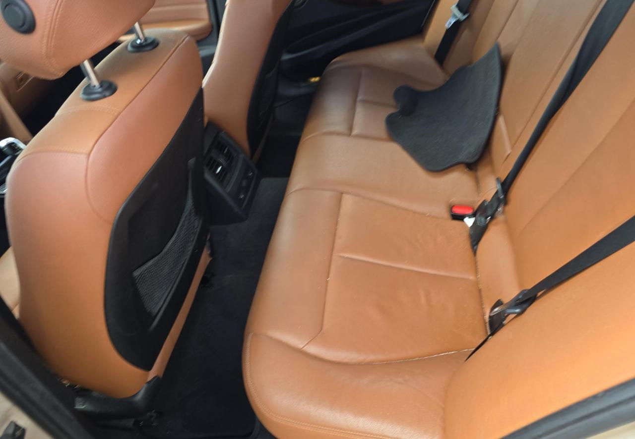 BMW 328Ixdrive Luxury Line 4Dr Sedan - Thumbnail 13