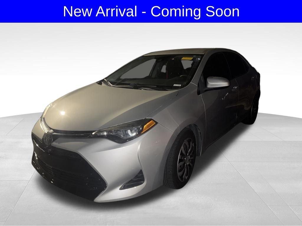 Toyota Corolla Se - Thumbnail 3