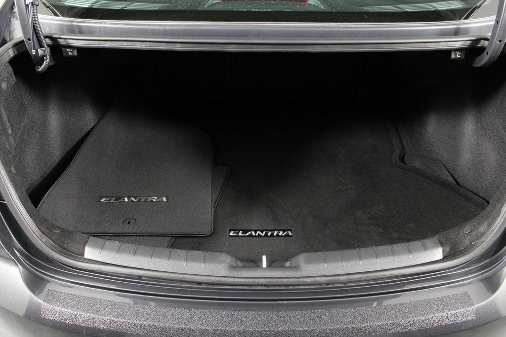 Hyundai Elantra Value Edition - Thumbnail 18