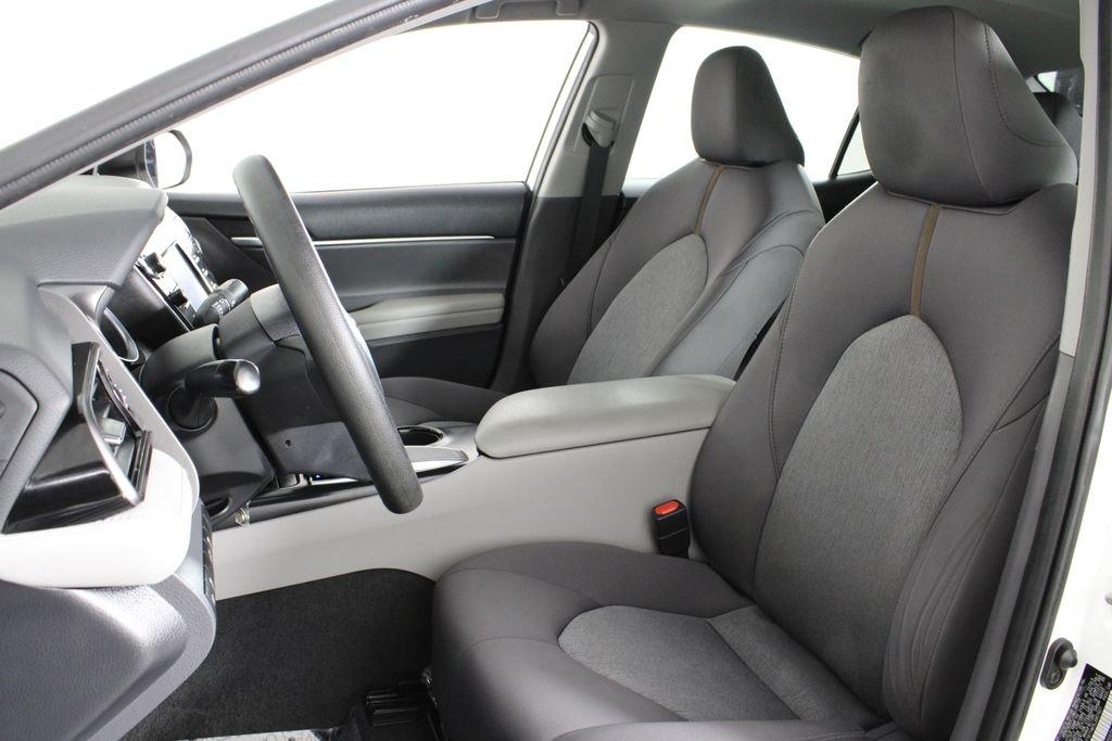 Toyota Camry L - Thumbnail 18