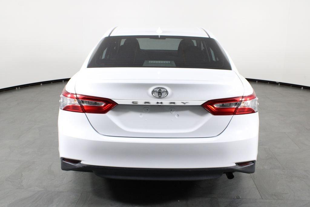 Toyota Camry L - Thumbnail 10