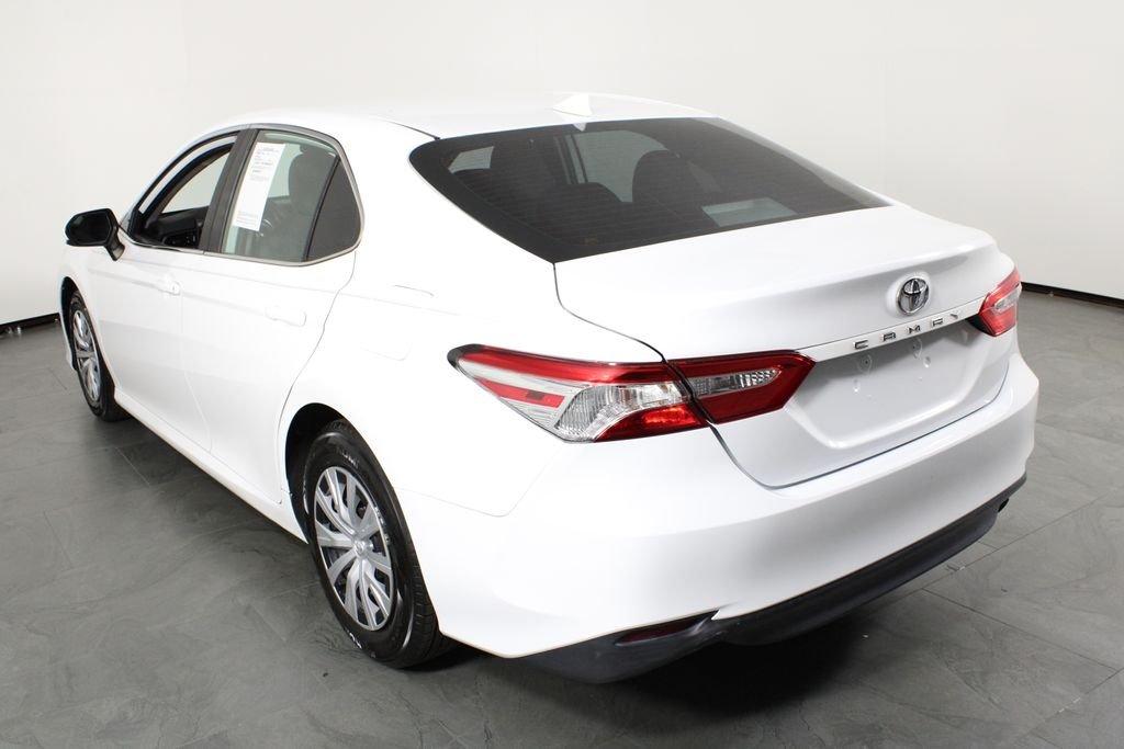 Toyota Camry L - Thumbnail 4